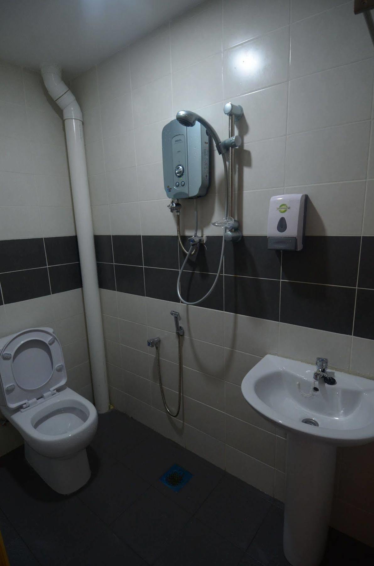 Kuok Pin Hotel Kuching Eksteriør billede